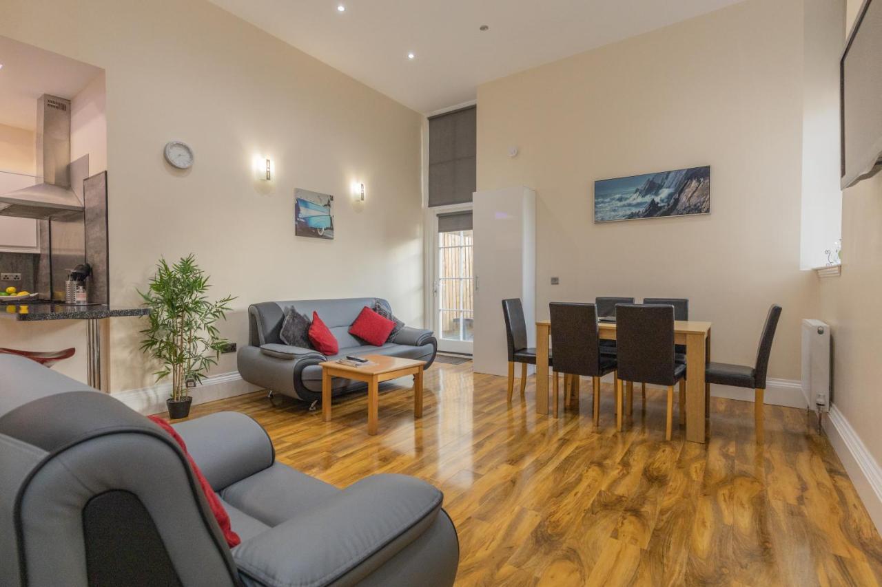 New 3-Bedroom Apartment Close To City Centre Единбург Екстериор снимка