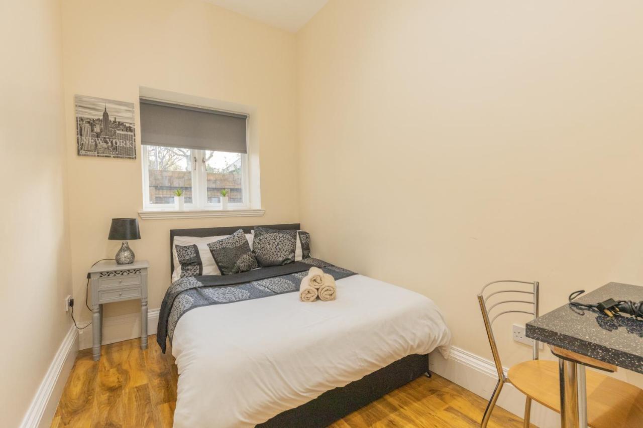 New 3-Bedroom Apartment Close To City Centre Единбург Екстериор снимка