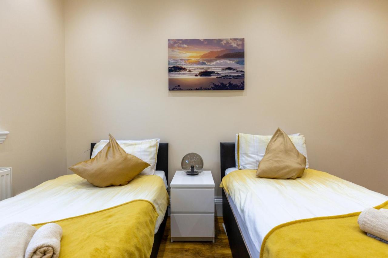 New 3-Bedroom Apartment Close To City Centre Единбург Екстериор снимка